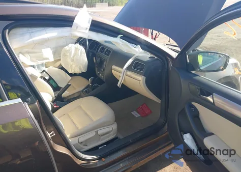 2015 Volkswagen Jetta 1.8T Se from USA, damaged, VIN 3VWD17AJ5FM411217